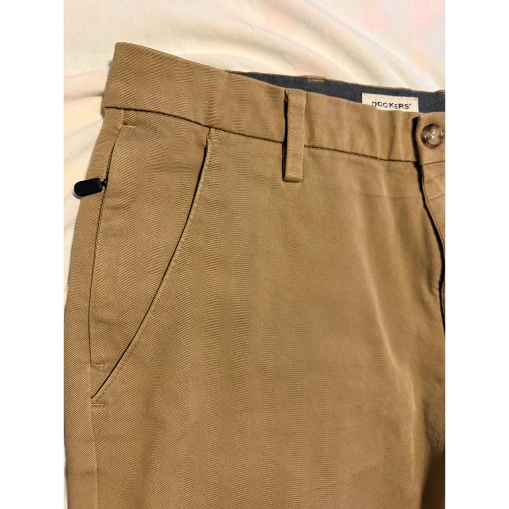 Dockers Classic Fit Khaki Chino Pants Mens 32x29 Tan Brown Cotton Twill 39983-0